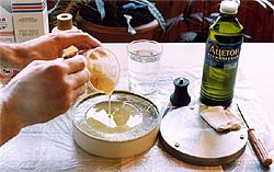 Заливаем форму эпоксидной смолой