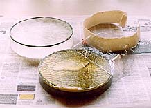 Иногда при отливке могут образоваться пустоты в смоле.