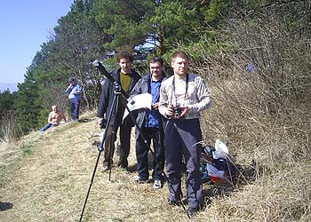 Станислав Гареев со своим телескопом. Рядом с ним его коллега из Ростова-на-Дону и любитель из Москвы.